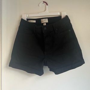Universal Thread, black, cuffed jean shorts size 4, waist 27, Never Worn,